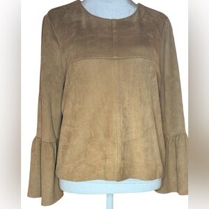 DO+BE Faux Suede Top With Flared Bell 3/4 Length Sleeves In Camel Tan Size S